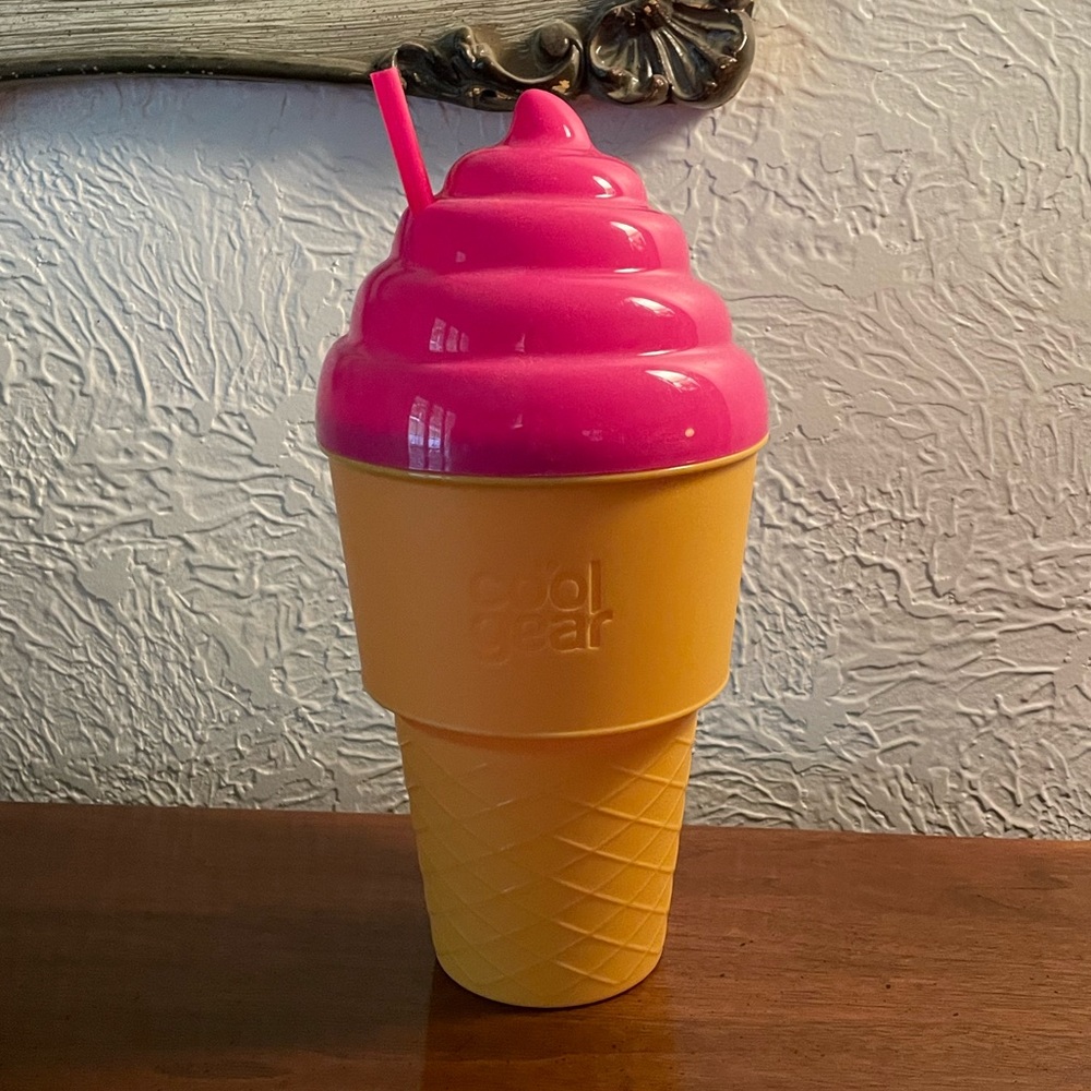 Cool Gear Ice Cream Cone Water Bottle Large Pink